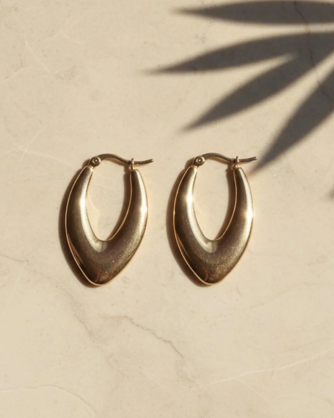 Cala Earrings, Oval hoops