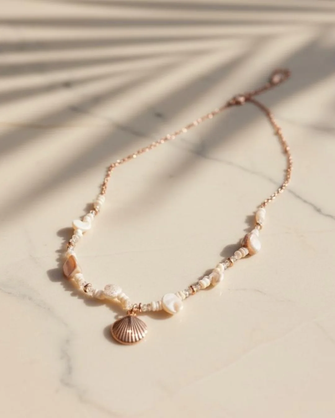 Luz Necklace, Pearl and shell necklace