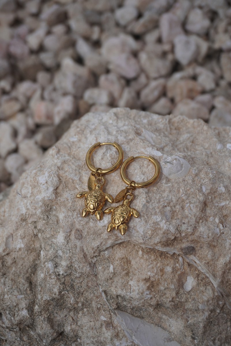 Mara Earrings, Hoops with sea turtles, Stainless steel