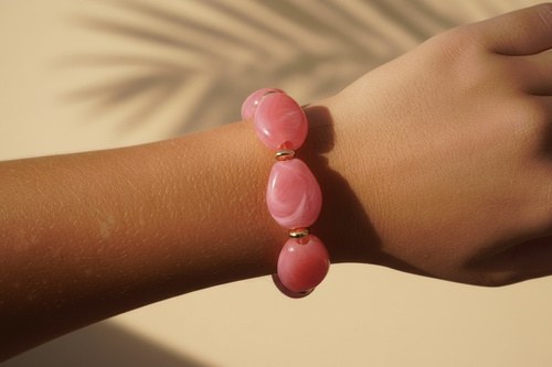 Viva Bracelet – Pink, Bead bracelet in pink, Gold-coloured beads · not stainless steel